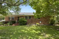 651 W Shore Drive, Swansboro, NC 28584 — 3-bedroom home in Edgewater Height, Swansboro, NC, photo 2 of 46: 2-web-or-mls-1S3A9235