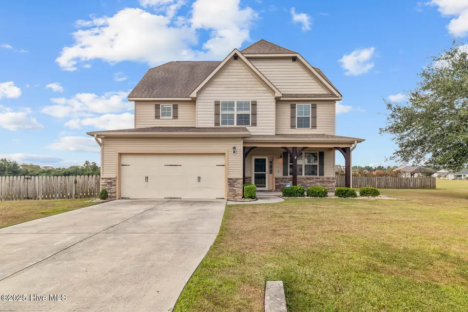 174 River Winding Road, Jacksonville, NC 28540 — 4-bedroom waterfront home in The Bluffs On New River, Jacksonville, NC, photo 1 of 72