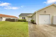 113 Charlton Road, Hubert, NC 28539 — 2-bedroom townhome in Foxtrace Point, Hubert, NC, photo 3 of 16