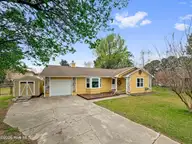 610 Wolverine Place, Jacksonville, NC 28546 — 3-bedroom home in Fox Run, Jacksonville, NC, photo 5 of 43: Front of home