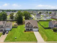 241 Maidstone Drive, Richlands, NC 28574 — 4-bedroom home in Maidstone Park, Richlands, NC, photo 5 of 54