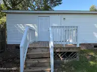 335 Cottonwood Lane, Castle Hayne, NC 28429 — 3-bedroom manufactured home in Rock Hill Plantation, Castle Hayne, NC, photo 18 of 21: IMG_5172