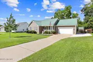 211 Sunridge Lane, Pikeville, NC 27863 — 3-bedroom home in Sunridge, Pikeville, NC, photo 1 of 36: 04-211 Sunridge Ln-4