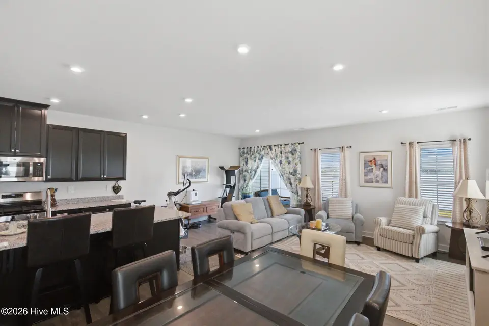 101 Spinnaker Street B, Elizabeth City, NC 27909 — 3-bedroom waterfront townhome in Tooley Harbor Villas, Elizabeth City, NC, photo 1 of 39: 28_101b_spinnaker_e_city_020
