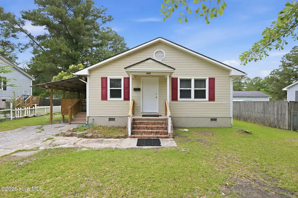 913 Fort Totten Drive, New Bern, NC 28560 — 3-bedroom home in Degraffenried, New Bern, NC, photo 1 of 34: 1-web-or-mls-DSC_1968