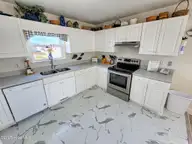 2005 N Shore Drive, Surf City, NC 28445 — 3-bedroom waterfront home in Old Settlers Beach, Surf City, NC, photo 23 of 27: 2005 N Shore Dr (By The Sea [Int Refresh