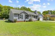 129 Foster Creek Court, Swansboro, NC 28584 — 3-bedroom home in Foster Creek, Swansboro, NC, photo 21 of 24
