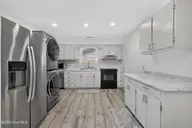 705 Holbrooke Avenue, Wilmington, NC 28412 — 3-bedroom home in Victoria Village, Wilmington, NC, photo 14 of 35
