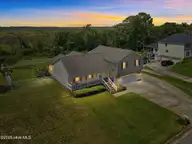 907 Oak Drive, Morehead City, NC 28557 — 3-bedroom home in Northwoods, Morehead City, NC, photo 1 of 64: 1-web-or-mls-907 oak-edit
