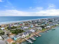 1402 S Anderson Boulevard, Topsail Beach, NC 28445 — 3-bedroom home in New Topsail Beach, Topsail Beach, NC, photo 4 of 58