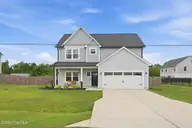 284 E Ivybridge Drive, Hubert, NC 28539 — 3-bedroom waterfront home in Kingsbridge II, Hubert, NC, photo 4 of 55