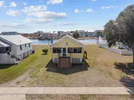 305 Atlanta Avenue, Carolina Beach, NC 28428 — 2-bedroom waterfront home in Heart of Carolina Beach, Carolina Beach, NC, photo 2 of 69: Atlanta Ave (12)