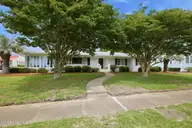 2112 Evans Street, Morehead City, NC 28557 — 3-bedroom waterfront home, Morehead City, NC, photo 2 of 56: 6-web-or-mls-1S3A7610
