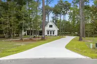 139 Indian Trail, Beaufort, NC 28516 — 3-bedroom home in Indian Trace, Beaufort, NC, photo 5 of 57: 39-web-or-mls-1S3A3039