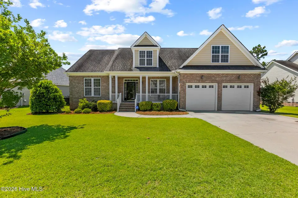 417 Meadowland Circle, Maple Hill, NC 28454 — 4-bedroom home in Southwest Plantation, Maple Hill, NC, photo 1 of 56: IMG_5115