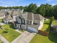 813 Tuscarora Trail, Jacksonville, NC 28546 — 4-bedroom home in Towne Pointe, Jacksonville, NC, photo 4 of 27: 4-813 Tuscarora Trail 2