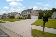206 Westmont Road, Jacksonville, NC 28540 — 4-bedroom home in Williamsburg Plantation, Jacksonville, NC, photo 5 of 75