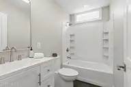 114 Jordan Drive, New Bern, NC 28562 — 4-bedroom waterfront townhome in Wesmill Pond Estates, New Bern, NC, photo 24 of 37: Shared Bathroom