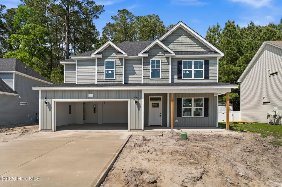 433 Peregrine Ridge Drive, New Bern, NC 28560 — 4-bedroom home in Falcon Bridge, New Bern, NC, photo 1 of 50: 1-DSC05728