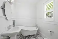 910 Ann Street, Beaufort, NC 28516 — 3-bedroom home, Beaufort, NC, photo 19 of 52: Full Bathroom