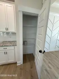 316 Hawks Bluff Drive, New Bern, NC 28560 — 3-bedroom home in Falcon Bridge, New Bern, NC, photo 6 of 21: Pantry