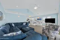 1004 N Shore Drive, Surf City, NC 28445 — 4-bedroom waterfront home, Surf City, NC, photo 24 of 40: 29_living room