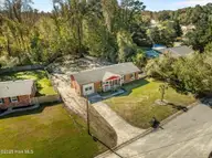304 Sheffield Road, Jacksonville, NC 28546 — 3-bedroom home in Montclair, Jacksonville, NC, photo 13 of 15: 22-web-or-mls-21