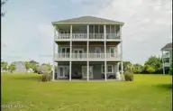 132 Riverwalk Lane, Jacksonville, NC 28540 — 3-bedroom waterfront home in Riverwalk Landing, Jacksonville, NC, photo 5 of 69: IMG_6215