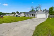 115 Daphne Drive, Hubert, NC 28539 — 3-bedroom home in Foxlair, Hubert, NC, photo 2 of 34