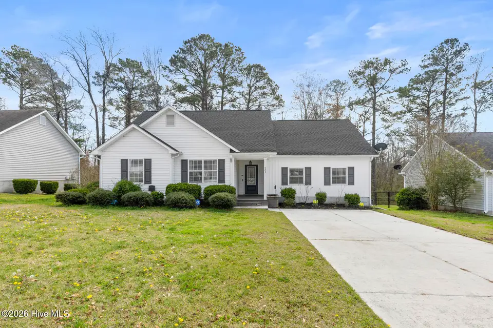 423 Jasmine Lane, Jacksonville, NC 28546 — 3-bedroom home in Aragona Village, Jacksonville, NC, photo 1 of 23