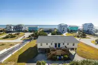 102 E Summer Place, Emerald Isle, NC 28594 — 4-bedroom waterfront home in Emerald Isle By The Sea, Emerald Isle, NC, photo 19 of 61: 102 E Summer Place