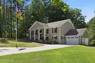 103 Courtland Drive, Jacksonville, NC 28546 — 4-bedroom home in Country Club Acres, Jacksonville, NC, photo 2 of 58: 2-web-or-mls-02