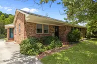 651 W Shore Drive, Swansboro, NC 28584 — 3-bedroom home in Edgewater Height, Swansboro, NC, photo 1 of 46: 1-web-or-mls-1S3A9259