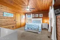 103 NE 17th Street, Oak Island, NC 28465 — 3-bedroom home, Oak Island, NC, photo 23 of 40: 23-web-or-mls-CAMMediaLLC.com (16 of 40)