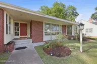 1608 Rhem Avenue, New Bern, NC 28560 — 3-bedroom home in Ghent, New Bern, NC, photo 4 of 52: 34-web-or-mls-0C0A7148