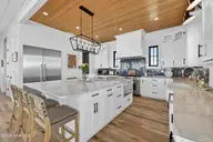 1423 N Shore Drive, Surf City, NC 28445 — 5-bedroom waterfront home in Del Mar Beach, Surf City, NC, photo 20 of 75: 1423NShoreDriveInteriors-41