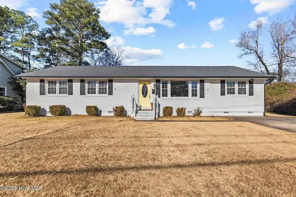 3002 Northwoods Drive, Jacksonville, NC 28540 — 3-bedroom home in Northwoods Park, Jacksonville, NC, photo 1 of 33
