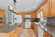 101 New Castle Drive, Jacksonville, NC 28540 — 4-bedroom home in Williamsburg Plantation, Jacksonville, NC, photo 8 of 33
