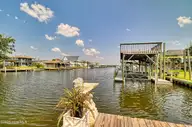 4061 4th Street, Surf City, NC 28445 — 4-bedroom waterfront home in Old Settlers Beach, Surf City, NC, photo 10 of 42