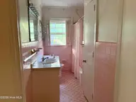 1202 Ruffin Terrace, Kinston, NC 28504 — 3-bedroom home, Kinston, NC, photo 19 of 27: Bathroom