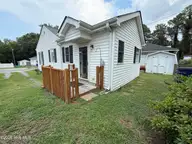 304 E Woodall Street, Smithfield, NC 27577 — 1-bedroom home, Smithfield, NC, photo 6 of 31: IMG_0746