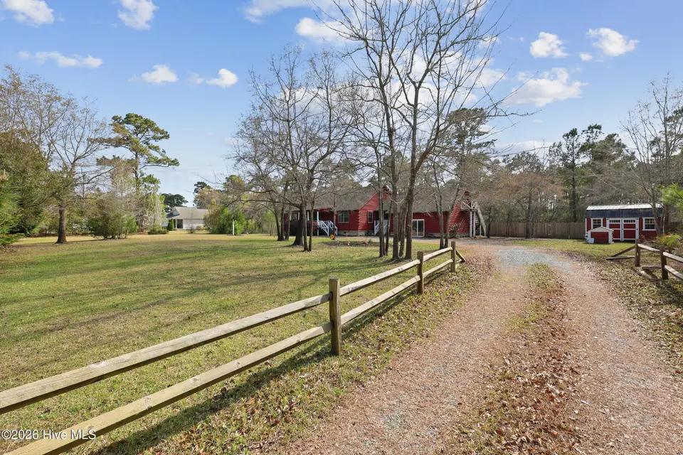 317 Kemper Road, Hampstead, NC 28443 — 3-bedroom waterfront home in Greenway Plantation, Hampstead, NC, photo 1 of 61: 54_img_8489