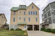 138 Topsail Road, North Topsail Beach, NC 28460 — 5-bedroom waterfront home in Old Settlers Beach, North Topsail Beach, NC, photo 5 of 68