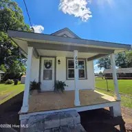 608 Parsonage Street, Elizabeth City, NC 27909 — 2-bedroom home, Elizabeth City, NC, photo 2 of 17