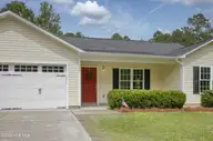 212 Sweet Gum Lane, Richlands, NC 28574 — 3-bedroom home in Ashbury Park, Richlands, NC, photo 4 of 44