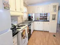 9101 Shady Forest Drive SW, Calabash, NC 28467 — 3-bedroom manufactured home in Shady Forest, Calabash, NC, photo 17 of 61