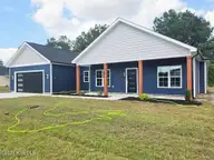 713 Windchime Court, Kinston, NC 28504 — 3-bedroom home in Windsor Farm, Kinston, NC, photo 2 of 26: 20260630_153634_resized