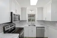 209 Elmhurst Road, Wilmington, NC 28411 — 3-bedroom home in Brickstone Estates, Wilmington, NC, photo 8 of 39: 8_209_elmhurst_rd_008
