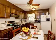 207 E Willowood Lane, Jacksonville, NC 28546 — 3-bedroom home in Brynn Marr, Jacksonville, NC, photo 3 of 11