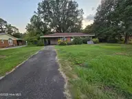 3100 Us Highway 70 W, Goldsboro, NC 27534 — 2-bedroom home, Goldsboro, NC, photo 2 of 26